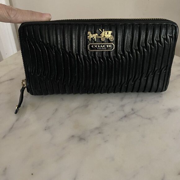COACH Madison Gathered Leather Large Accordion Zip Around Wallet Black - Picture 1 of 11